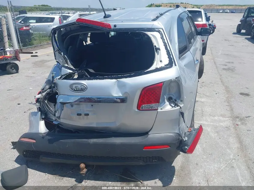 2012 KIA SORENTO LX