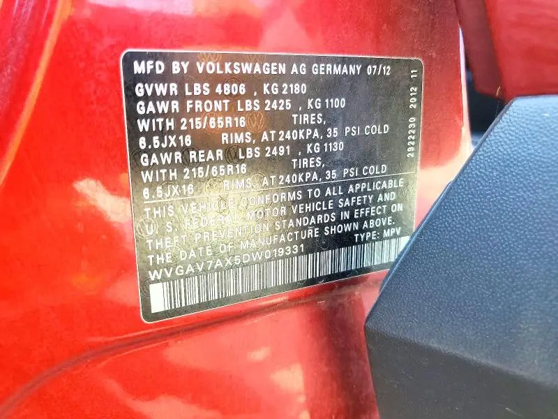 2013 VOLKSWAGEN TIGUAN S  
