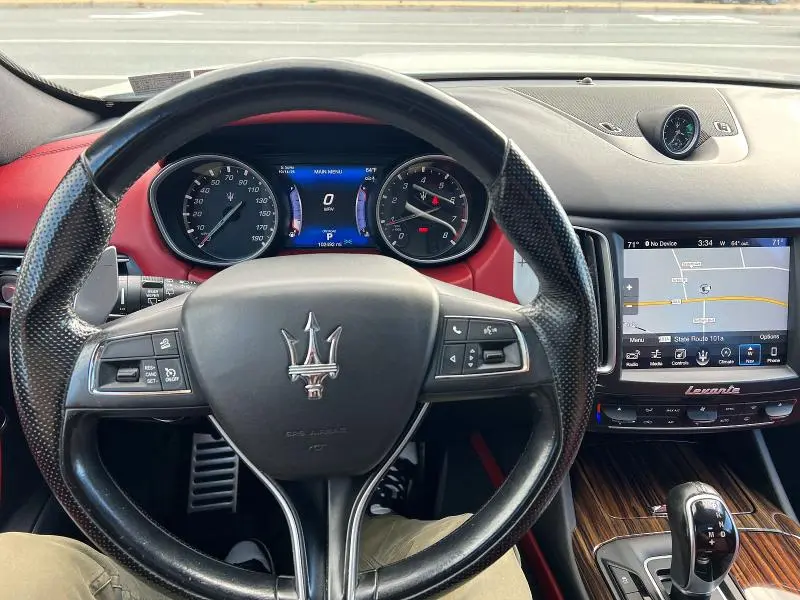 2017 MASERATI LEVANTE SPORT  
