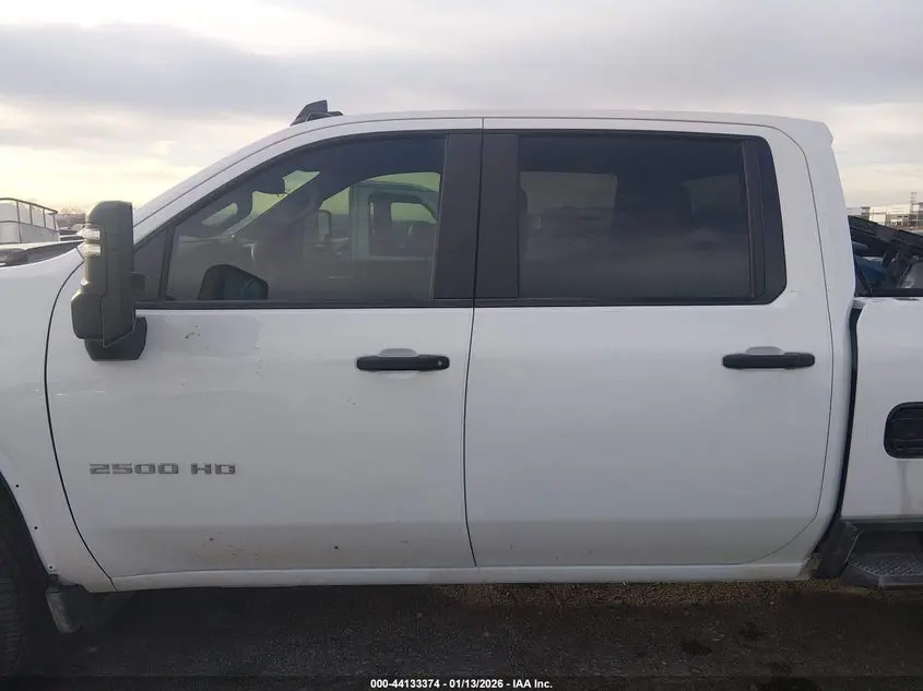 2025 CHEVROLET SILVERADO 2500HD 4WD  STANDARD BED WORK TRUCK