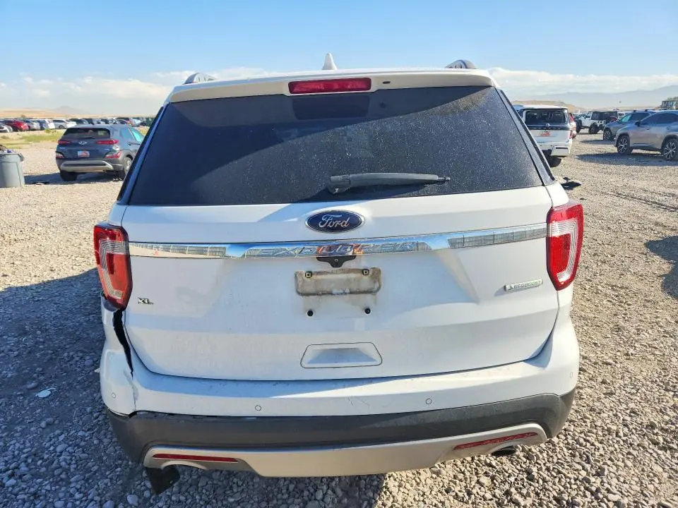 2017 FORD EXPLORER XLT  