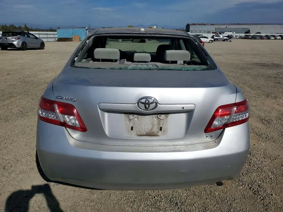 2011 TOYOTA CAMRY LE  
