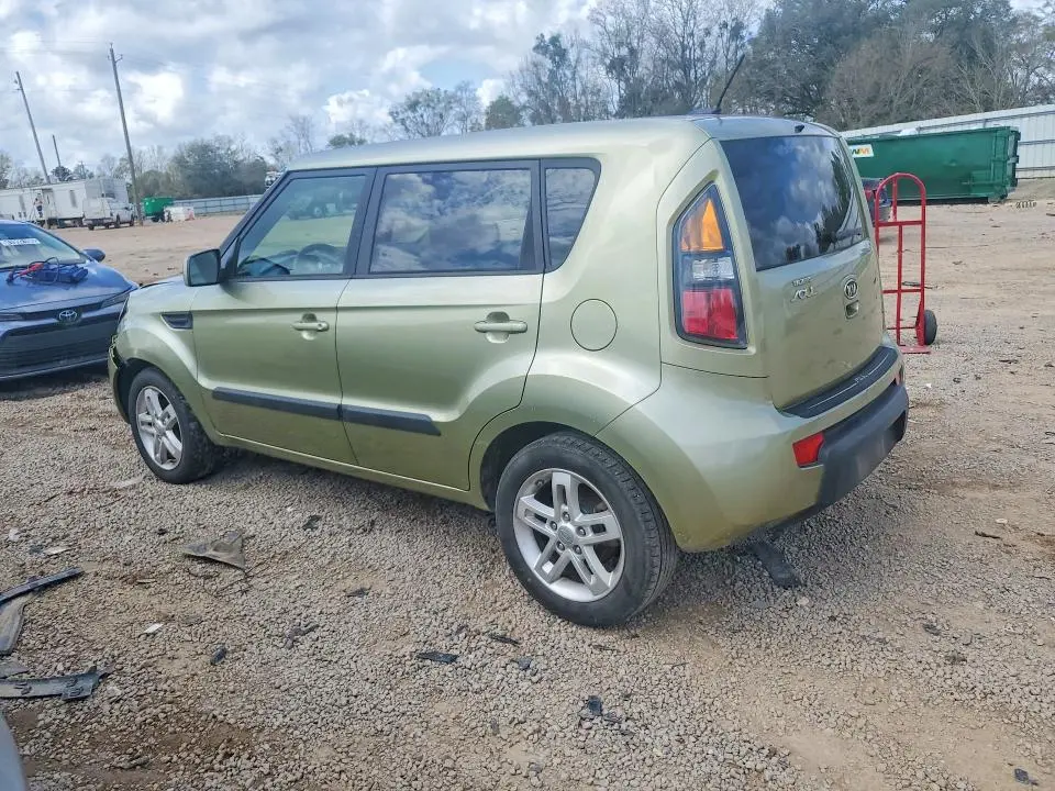 2011 KIA SOUL +  