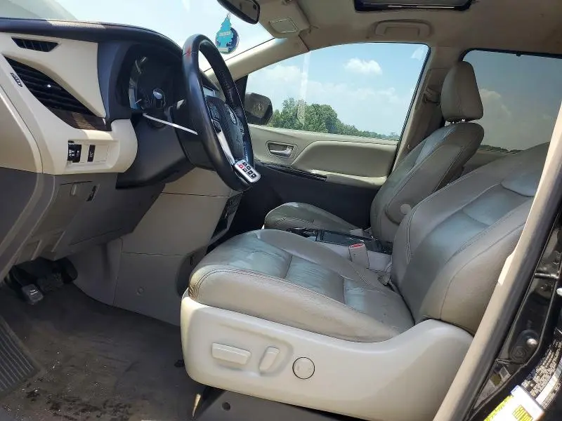 2016 TOYOTA SIENNA XLE 8-PASSENGER  