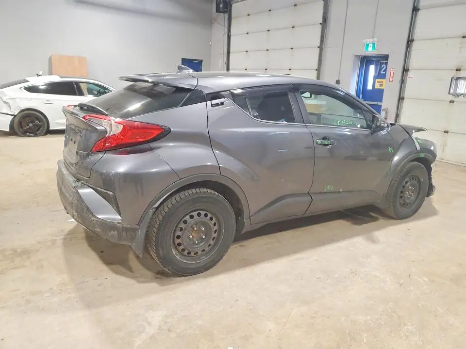 2018 TOYOTA C-HR XLE  