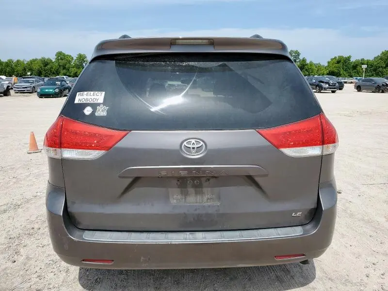 2012 TOYOTA SIENNA LE  
