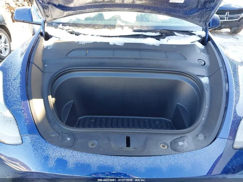 2024 TESLA MODEL Y RWD