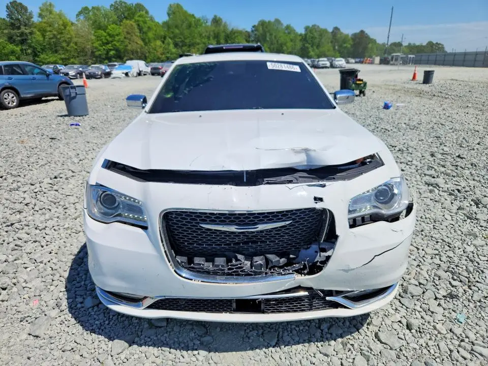 2017 CHRYSLER 300C   