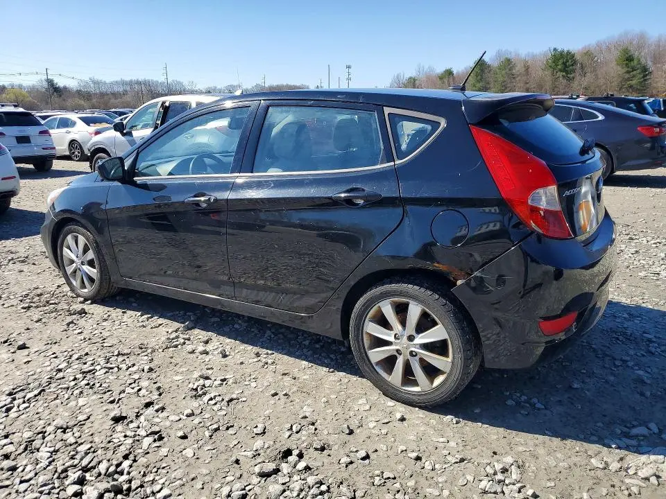 2012 HYUNDAI ACCENT SE  