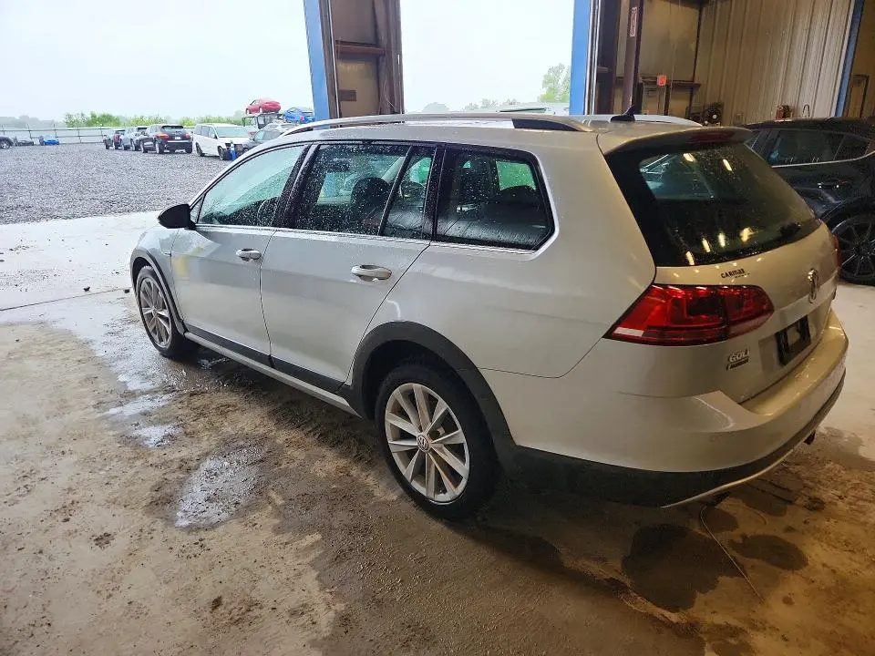 2017 VOLKSWAGEN GOLF   