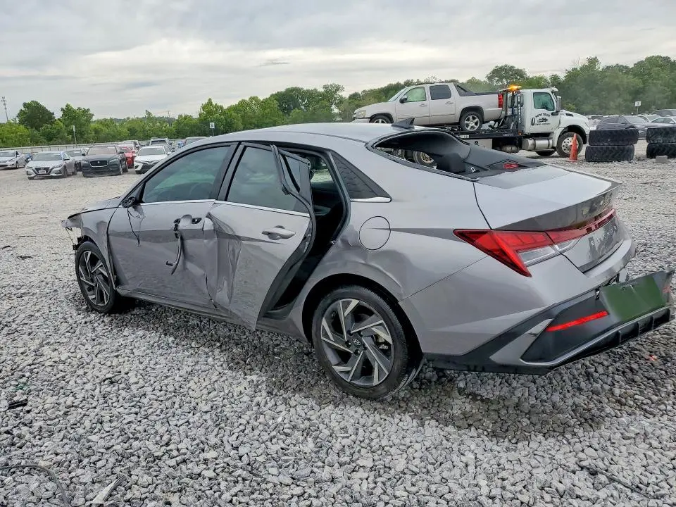 2025 HYUNDAI ELANTRA SEL  