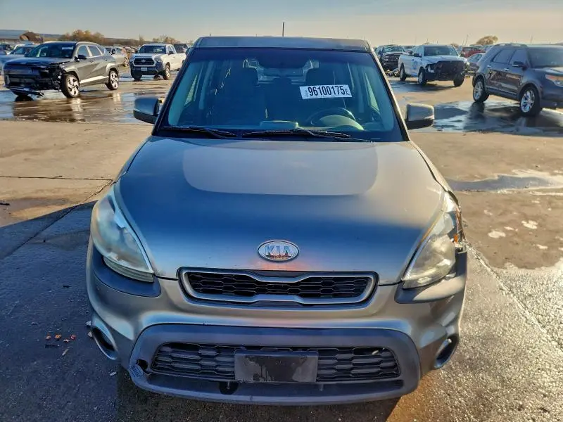 2013 KIA SOUL +  