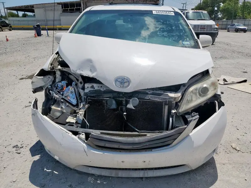 2012 TOYOTA SIENNA XLE  