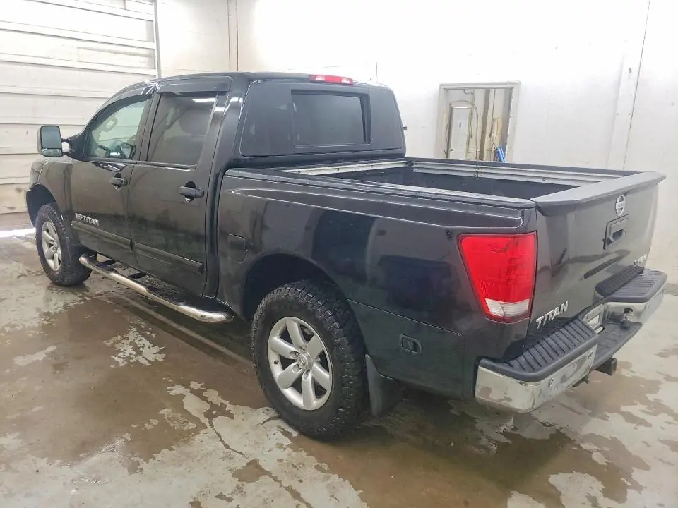 2014 NISSAN TITAN SV  