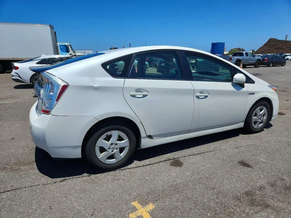 2011 TOYOTA PRIUS ONE  