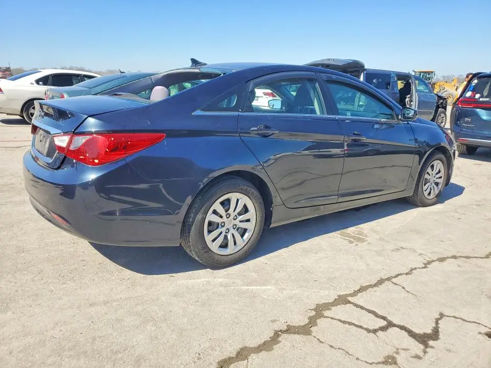 2011 HYUNDAI SONATA GLS  