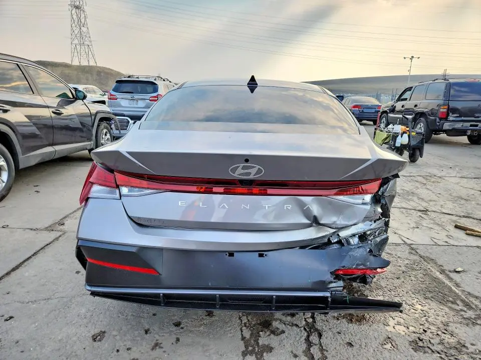 2024 HYUNDAI ELANTRA SEL  