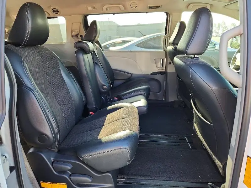2011 TOYOTA SIENNA SPORT  