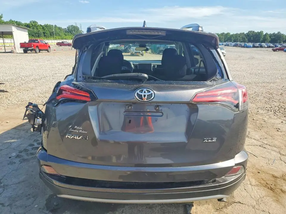 2018 TOYOTA RAV4 XLE  