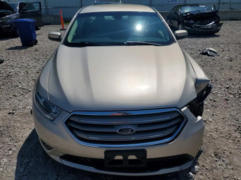 2017 FORD TAURUS SEL  