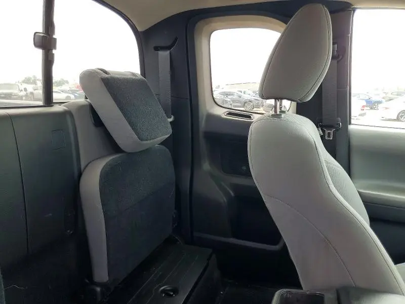 2020 TOYOTA TACOMA SR  