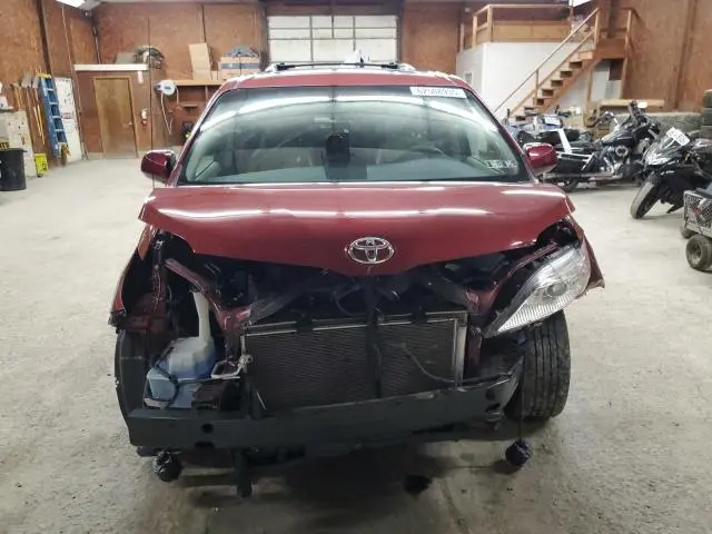 2013 TOYOTA SIENNA XLE  