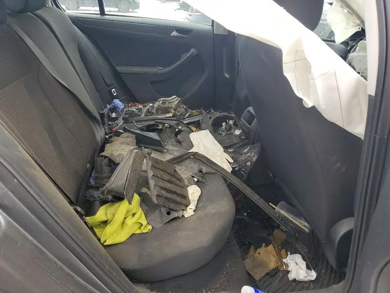 2015 VOLKSWAGEN JETTA BASE  