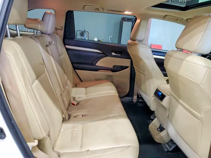 2016 TOYOTA HIGHLANDER XLE  