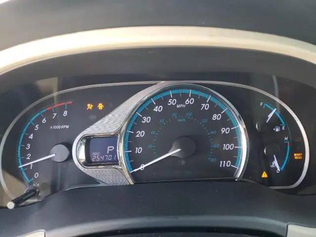 2013 TOYOTA SIENNA XLE  