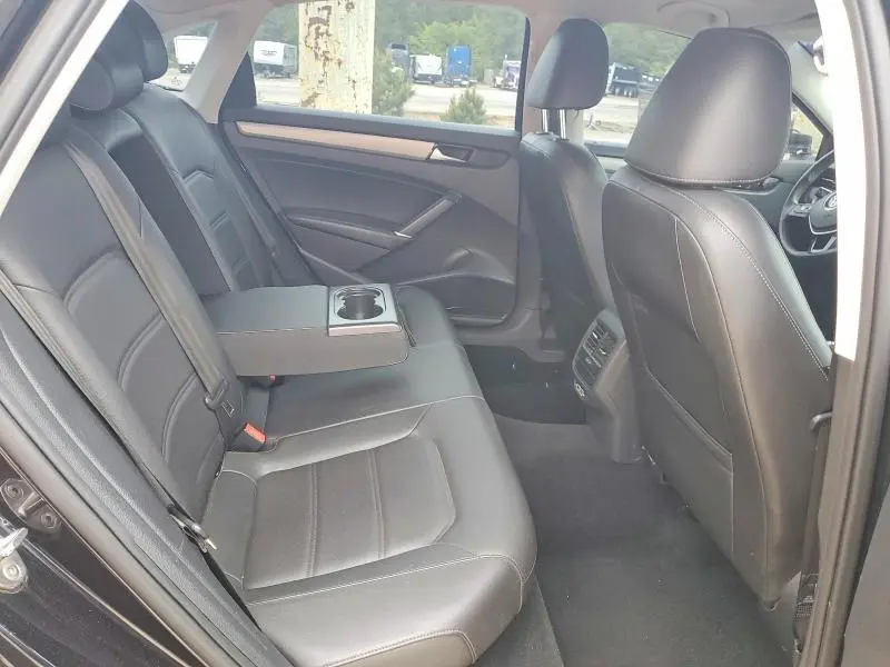 2021 VOLKSWAGEN PASSAT SE  