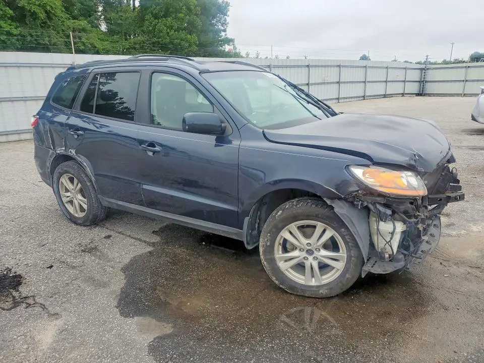 2011 HYUNDAI SANTA FE SE  