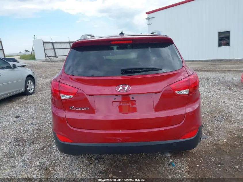 2015 HYUNDAI TUCSON SE