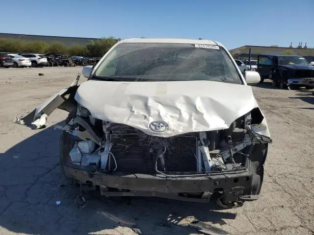 2015 TOYOTA SIENNA XLE  