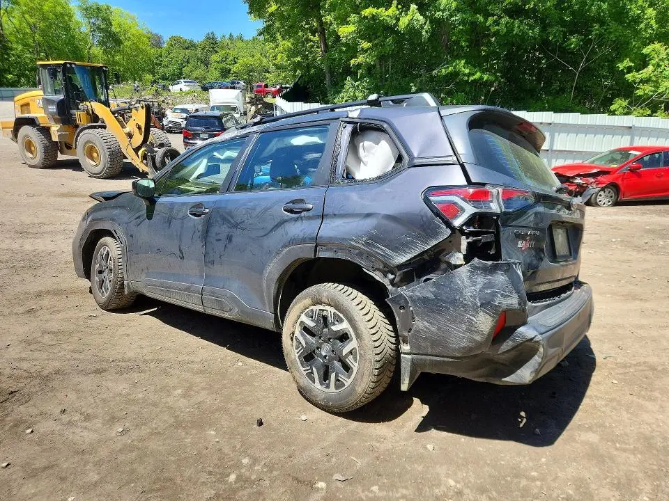 2025 SUBARU FORESTER   