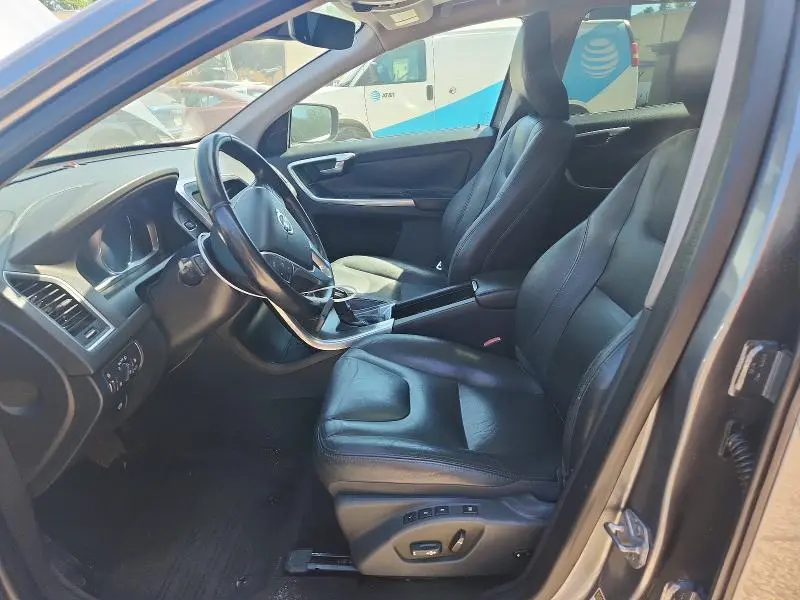 2016 VOLVO XC60 T5 PREMIER  