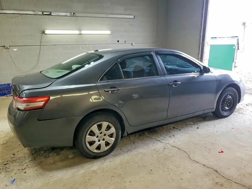 2010 TOYOTA CAMRY LE  
