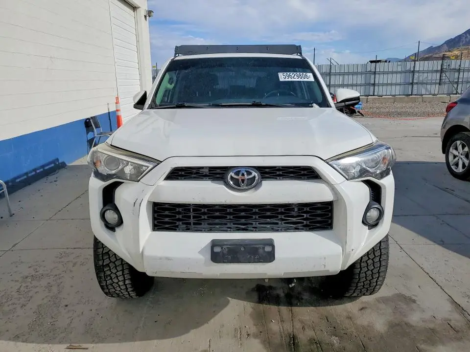 2017 TOYOTA 4RUNNER SR5  