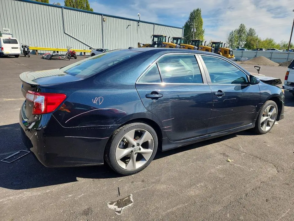 2012 TOYOTA CAMRY SE V6  