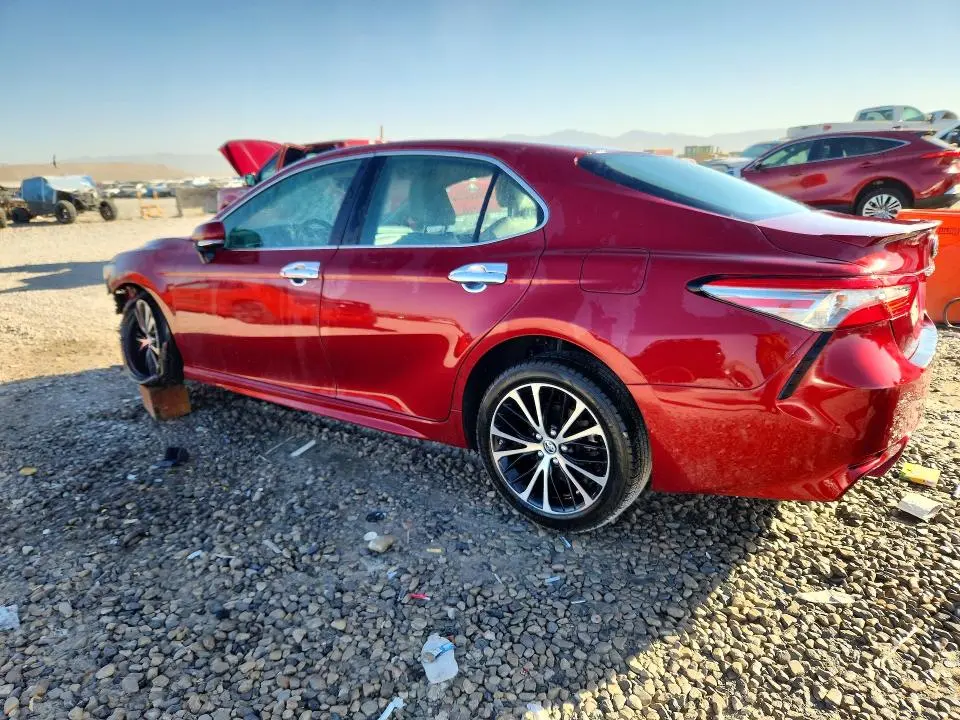 2018 TOYOTA CAMRY SE  