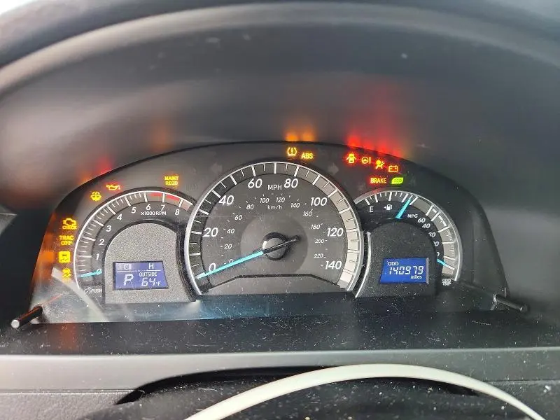 2013 TOYOTA CAMRY SE  