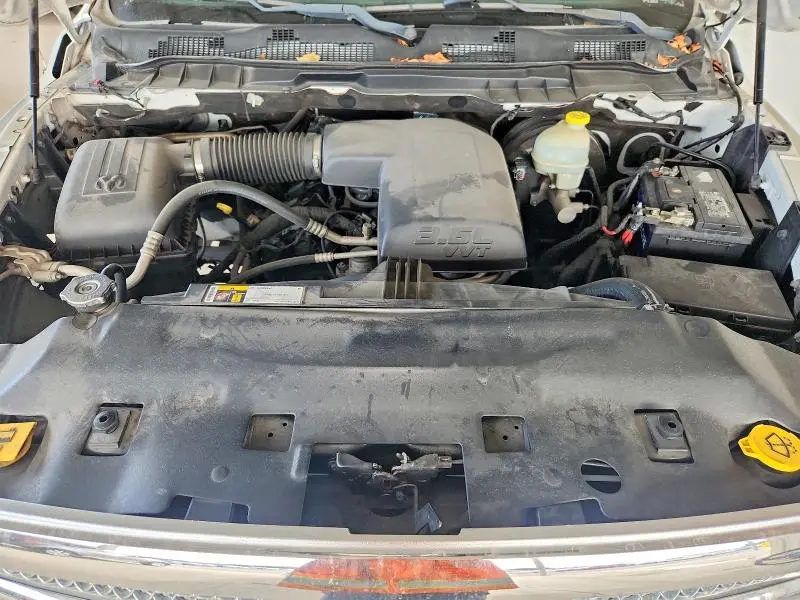 2016 RAM 1500 SLT  