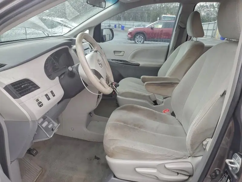 2012 TOYOTA SIENNA   