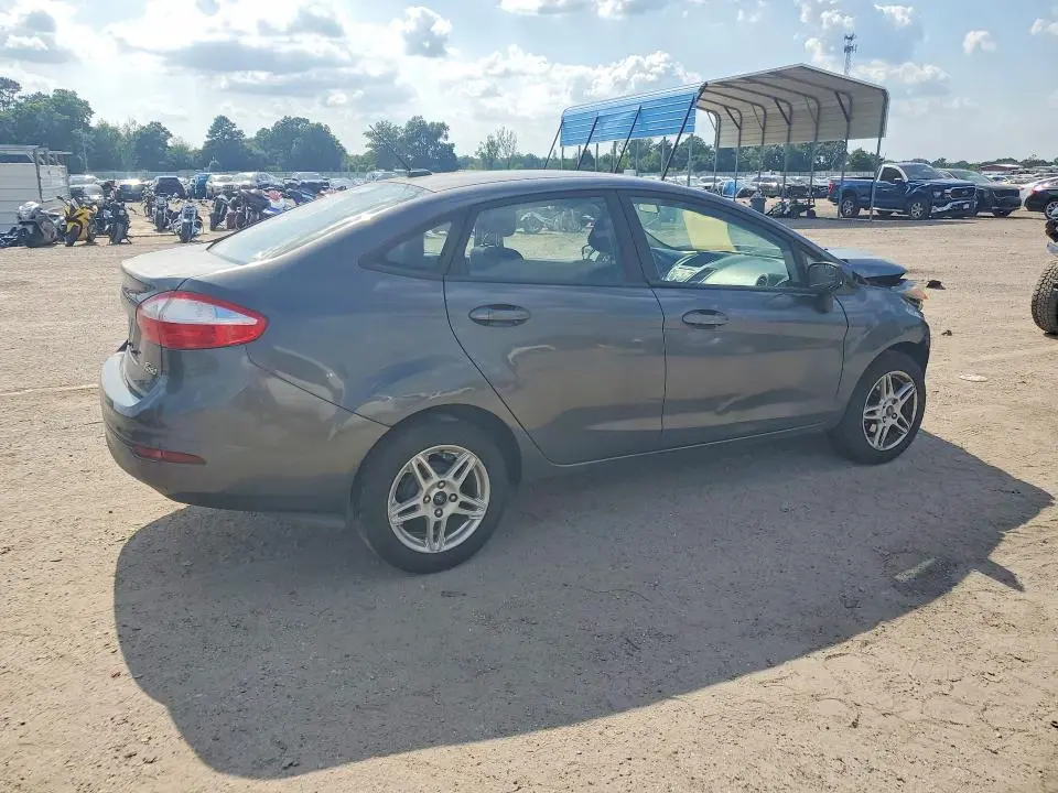 2017 FORD FIESTA SE  