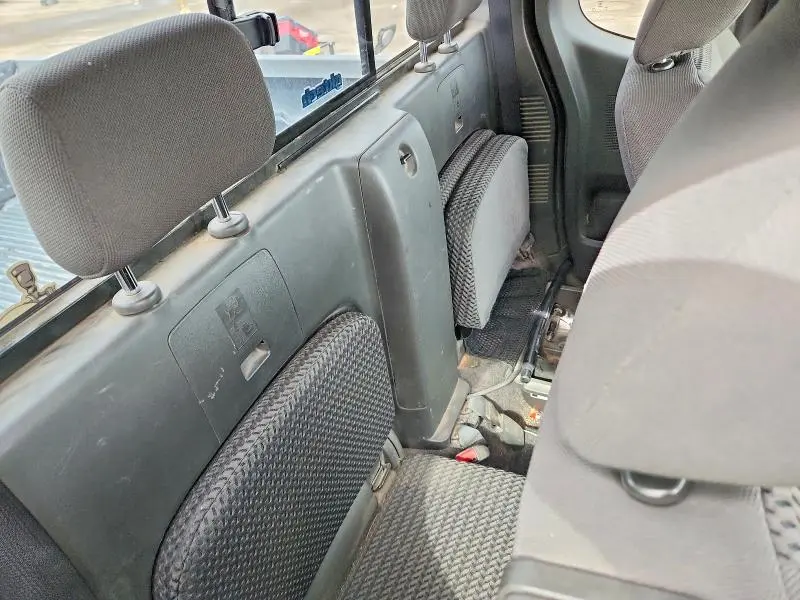 2011 NISSAN FRONTIER SV V6  