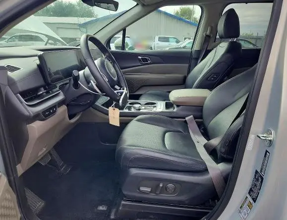 2025 KIA CARNIVAL EX  