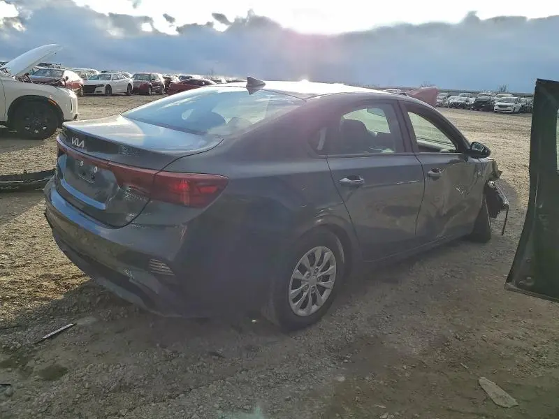 2023 KIA FORTE LX  