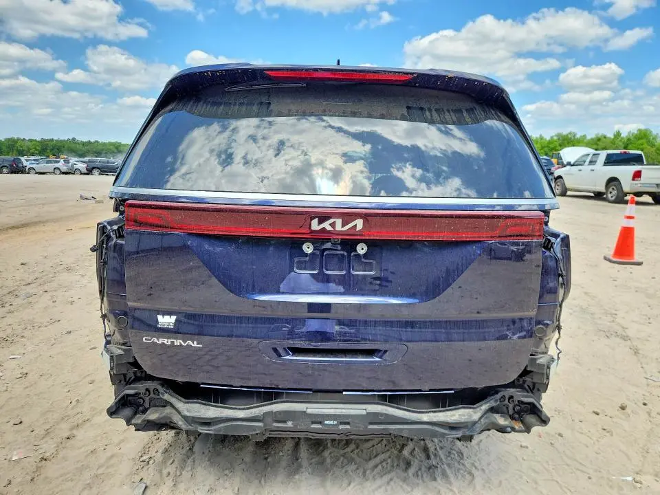 2024 KIA CARNIVAL LX  