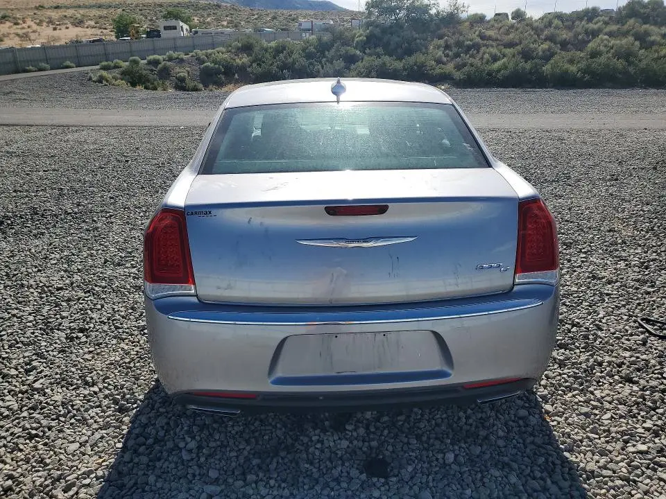 2016 CHRYSLER 300C   