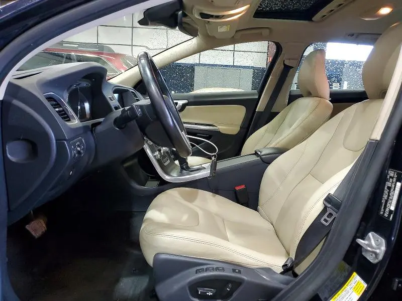 2016 VOLVO V60 T5 PREMIER  