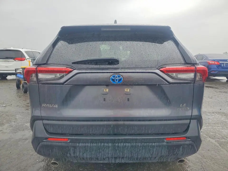 2022 TOYOTA RAV4 LE  